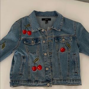 Cherry detailed jean jacket